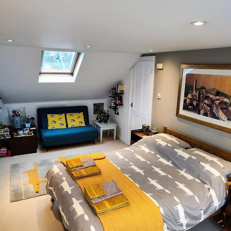 Large Light Loft Room - En Suite Brighton Bagian luar foto